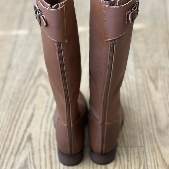 Brand new brown leather Steve Madden boots. - Picture 2 of 4